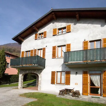 Il Nido Dello Svasso -foresteria Lombarda- * Sorico