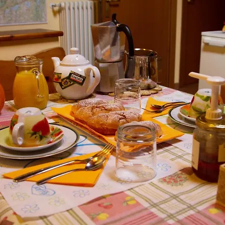 Il Nido Dello Svasso -foresteria Lombarda- B&B 소리코